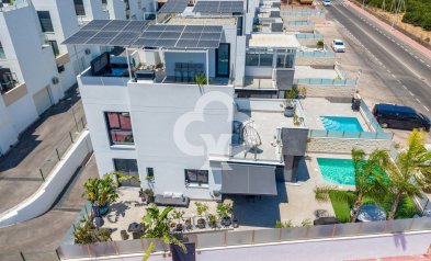 Resale - Villa -
Torrevieja - Los altos