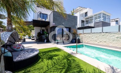 Resale - Villa -
Torrevieja - Los altos