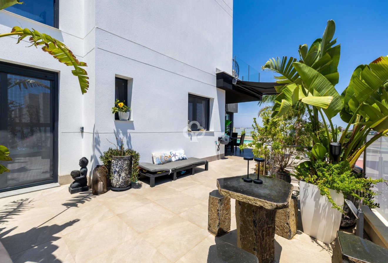 Resale - Villa -
Torrevieja - Los altos
