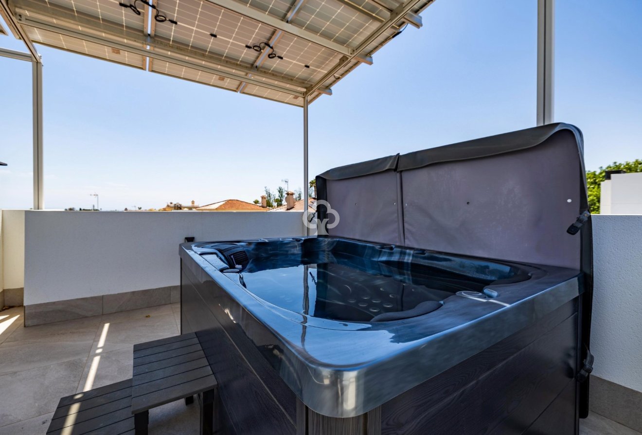 Resale - Villa -
Torrevieja - Los altos