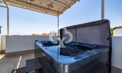 Resale - Villa -
Torrevieja - Los altos