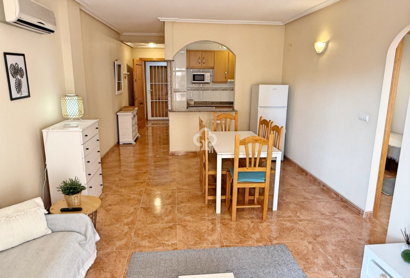 Jälleenmyynti - Asunto / huoneisto -
Torrevieja - Centro