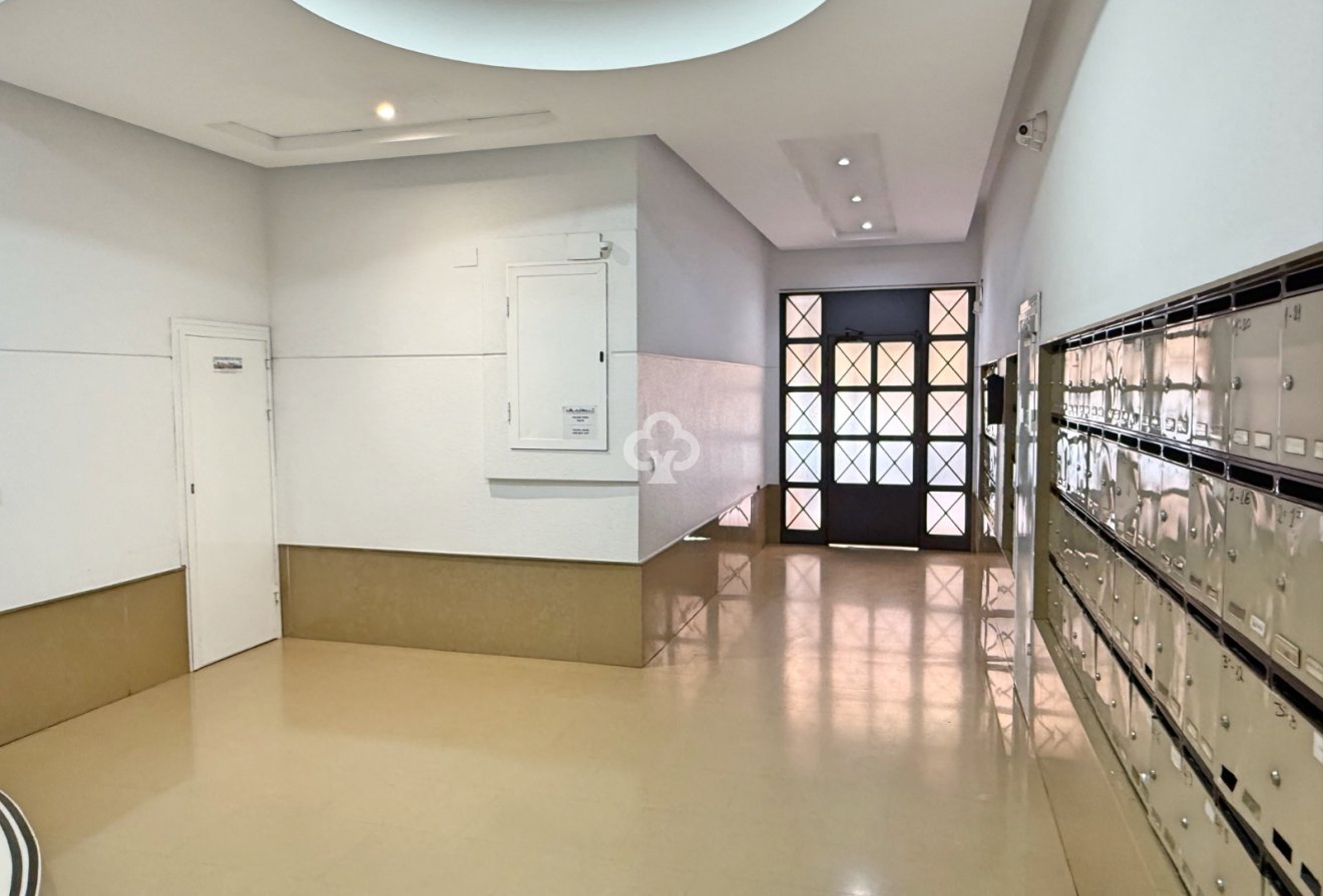 Jälleenmyynti - Asunto / huoneisto -
Torrevieja - Centro