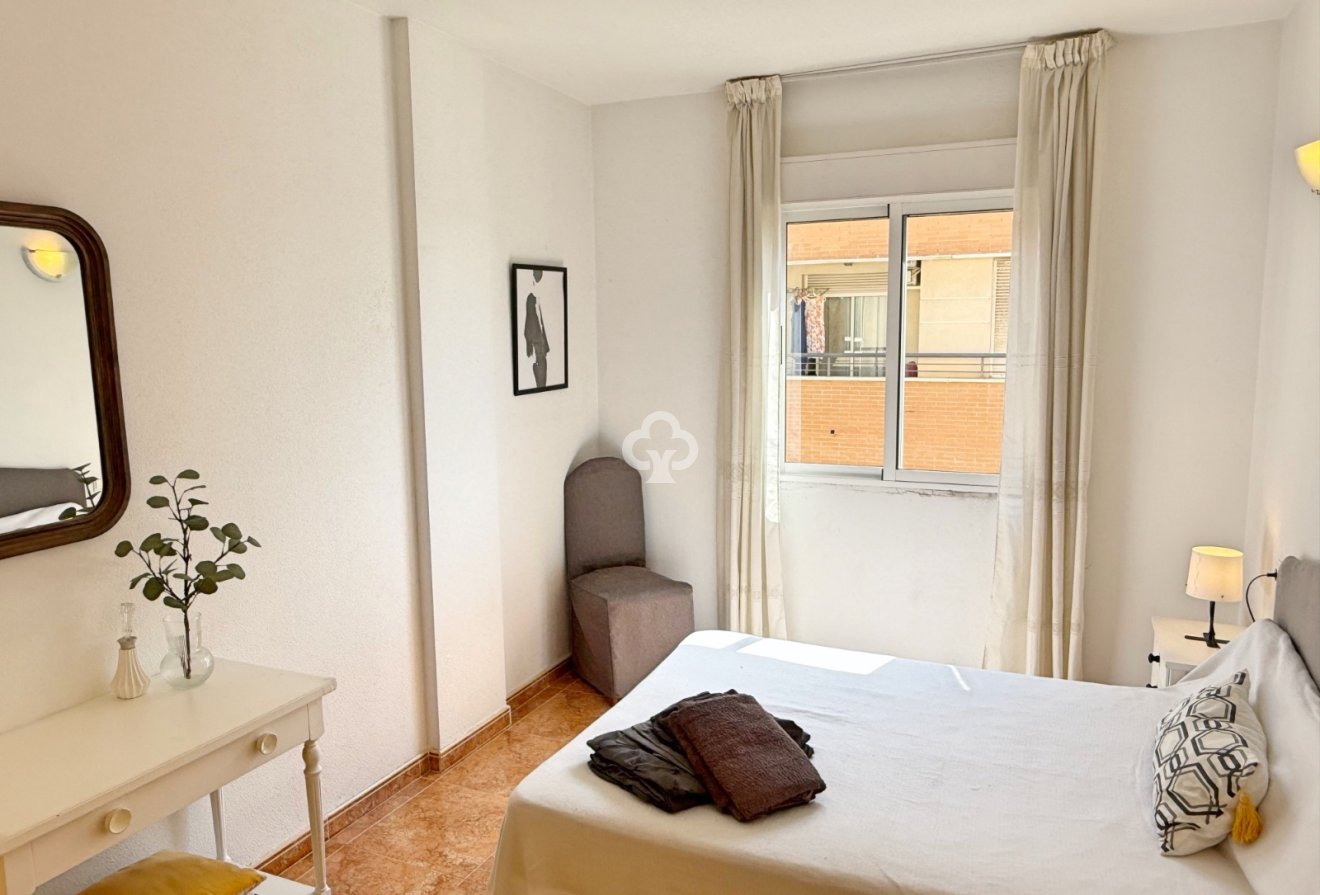 Jälleenmyynti - Asunto / huoneisto -
Torrevieja - Centro