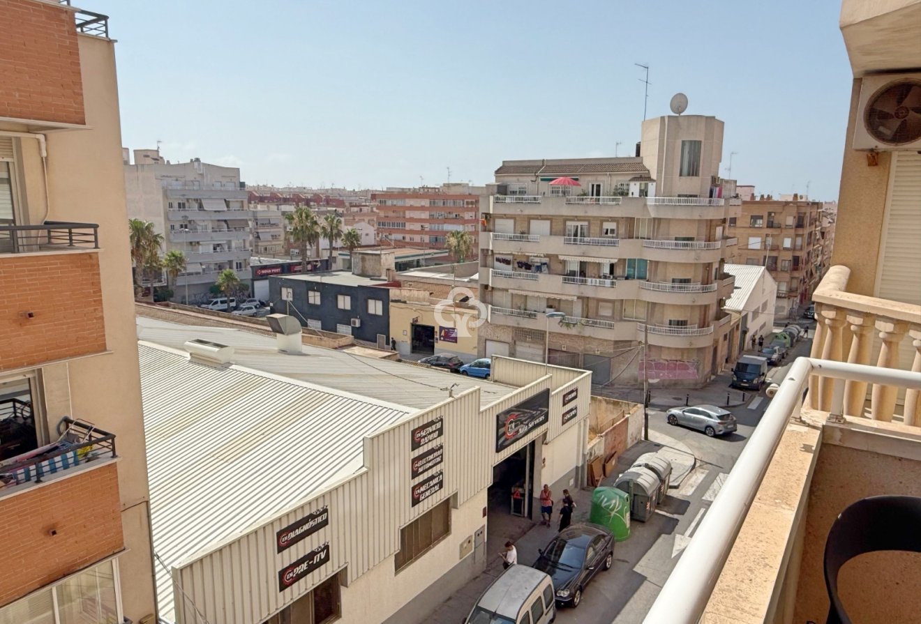 Jälleenmyynti - Asunto / huoneisto -
Torrevieja - Centro