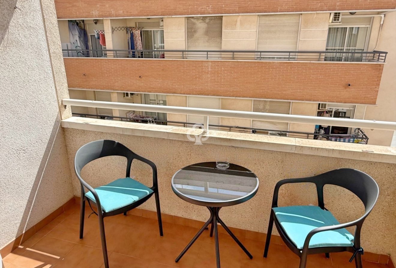 Jälleenmyynti - Asunto / huoneisto -
Torrevieja - Centro