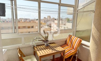 Jälleenmyynti - Asunto / huoneisto -
Torrevieja - Centro
