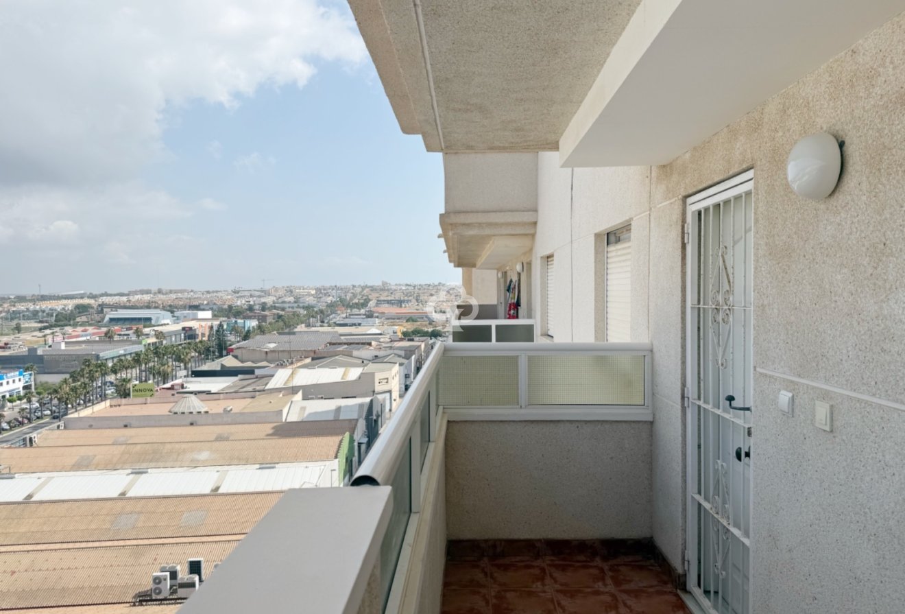 Jälleenmyynti - Asunto / huoneisto -
Torrevieja - Centro