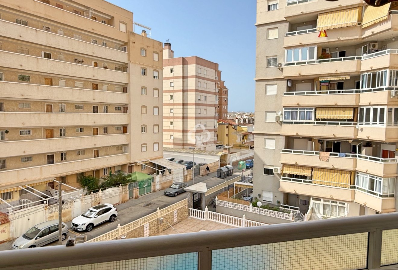 Jälleenmyynti - Asunto / huoneisto -
Torrevieja - Centro