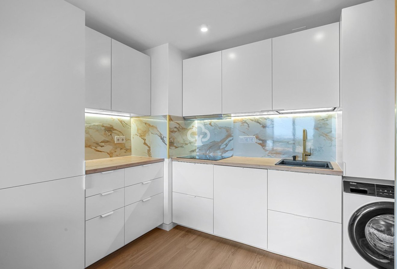 Jälleenmyynti - Apartment -
Torrevieja - Punta Prima