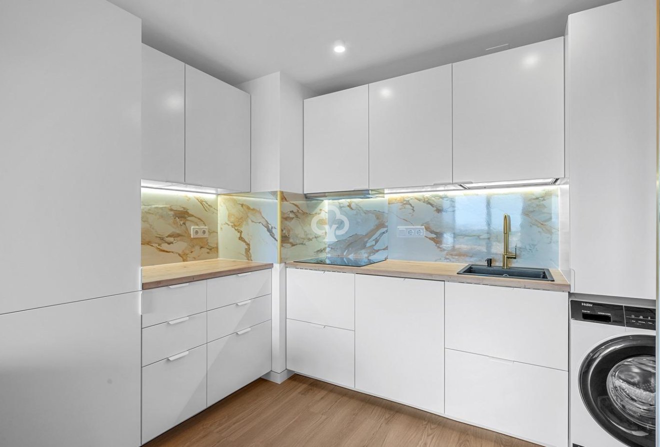 Jälleenmyynti - Apartment -
Torrevieja - Punta Prima