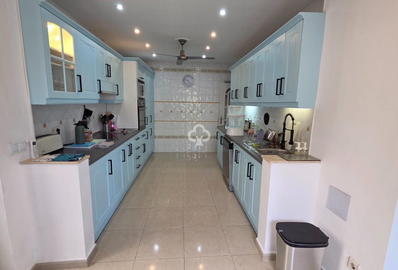 Jälleenmyynti - Villa -
Fuengirola - Torreblanca del Sol