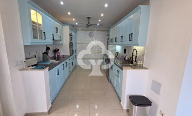 Jälleenmyynti - Villa -
Fuengirola - Torreblanca del Sol