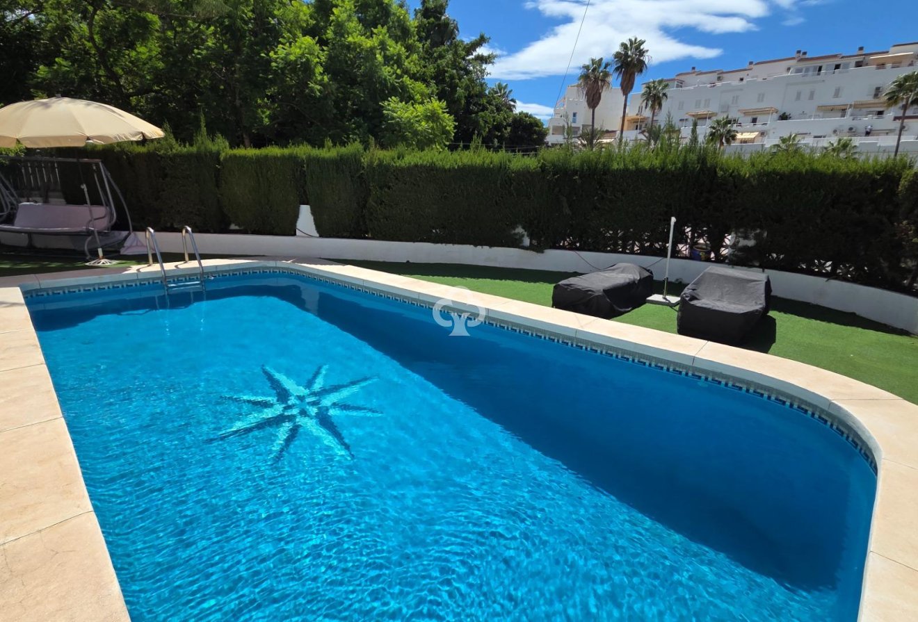 Jälleenmyynti - Villa -
Fuengirola - Torreblanca del Sol