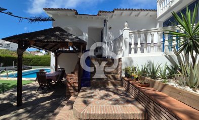Jälleenmyynti - Villa -
Fuengirola - Torreblanca del Sol
