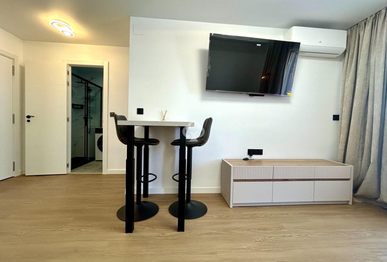 Jälleenmyynti - Apartment -
Torrevieja - Punta Prima