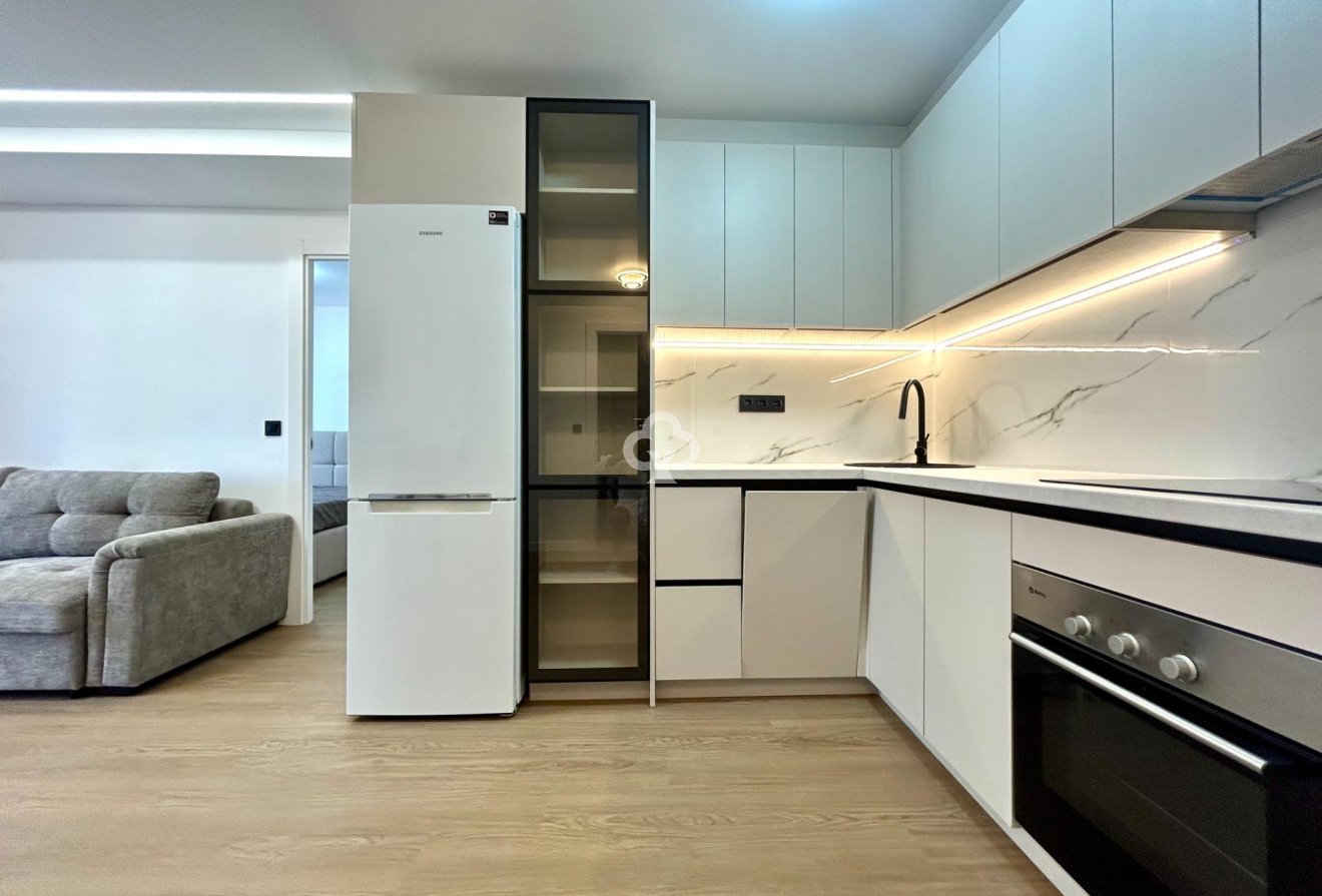Jälleenmyynti - Apartment -
Torrevieja - Punta Prima