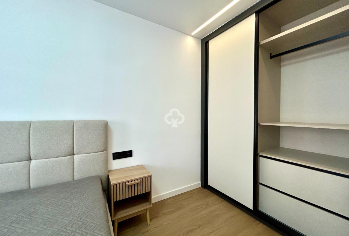 Jälleenmyynti - Apartment -
Torrevieja - Punta Prima