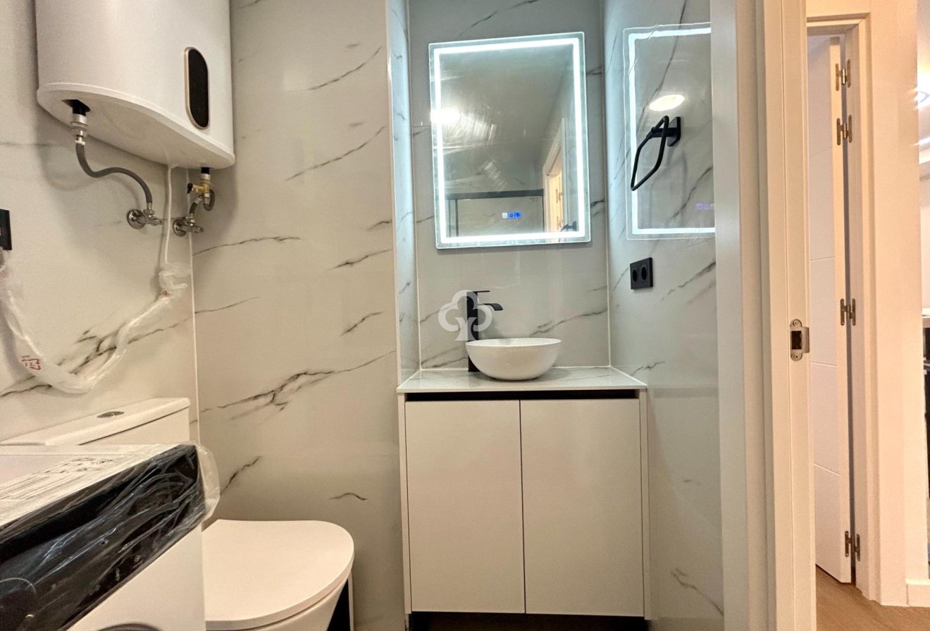 Jälleenmyynti - Apartment -
Torrevieja - Punta Prima