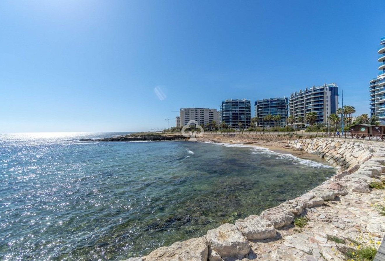 Jälleenmyynti - Apartment -
Torrevieja - Punta Prima