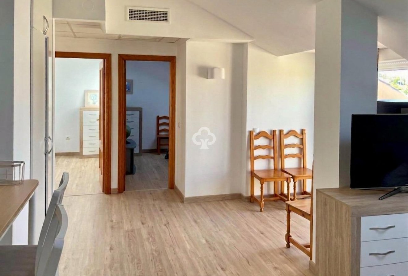 Jälleenmyynti - Kattohuoneisto -
Fuengirola - Los Pacos