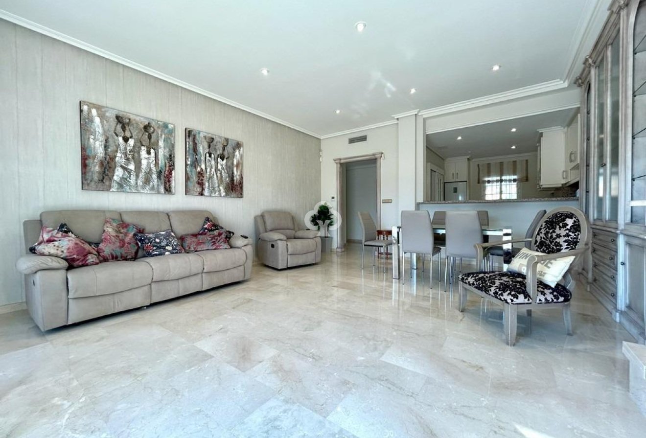 Reventa - Ático -
Orihuela Costa - Aguamarina