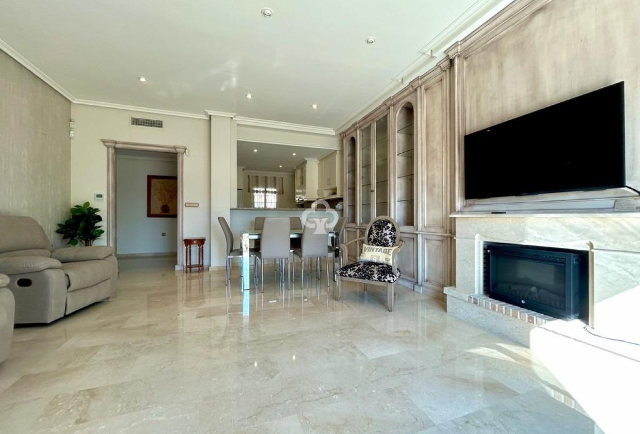 Reventa - Ático -
Orihuela Costa - Aguamarina
