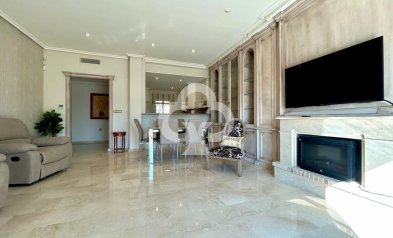 Reventa - Ático -
Orihuela Costa - Aguamarina