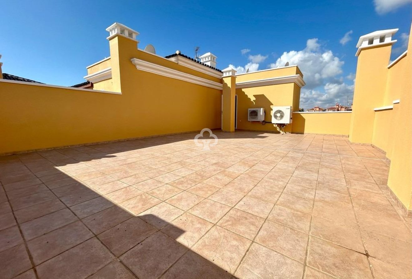 Reventa - Ático -
Orihuela Costa - Aguamarina