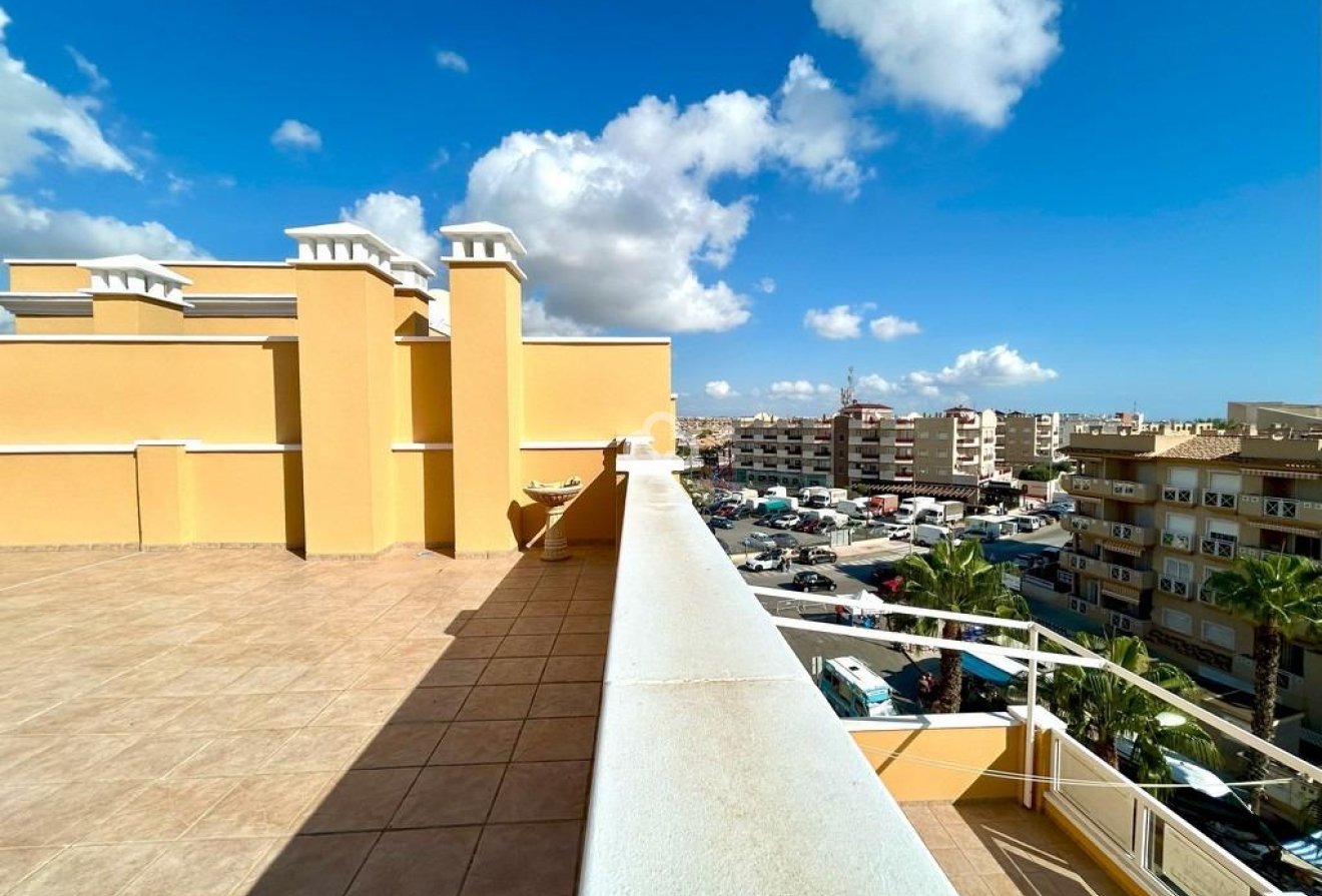 Reventa - Ático -
Orihuela Costa - Aguamarina
