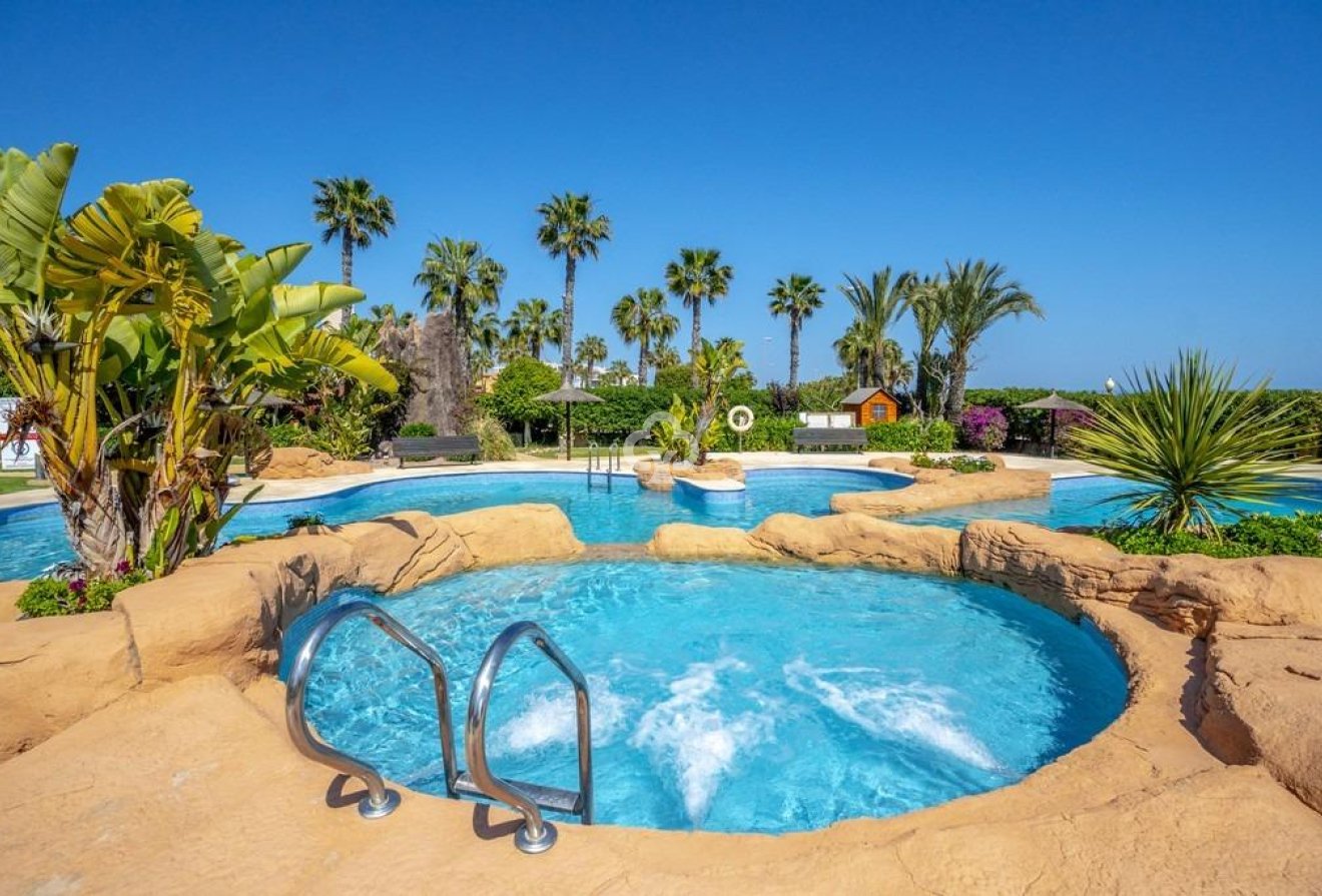 Reventa - Ático -
Orihuela Costa - Aguamarina