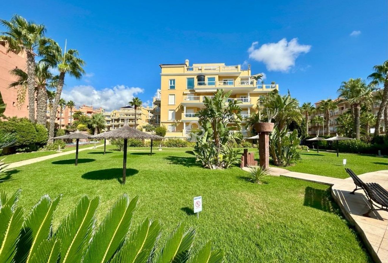 Reventa - Ático -
Orihuela Costa - Aguamarina