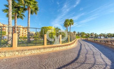 Reventa - Ático -
Orihuela Costa - Aguamarina