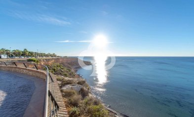 Reventa - Ático -
Orihuela Costa - Aguamarina