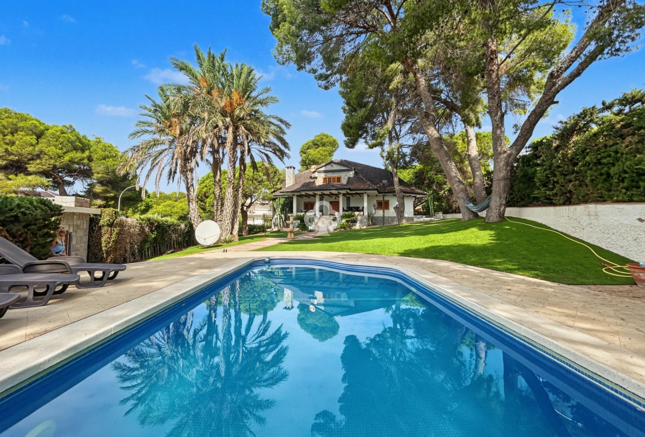Wiederverkauf - Villa -
Orihuela Costa - Campoamor