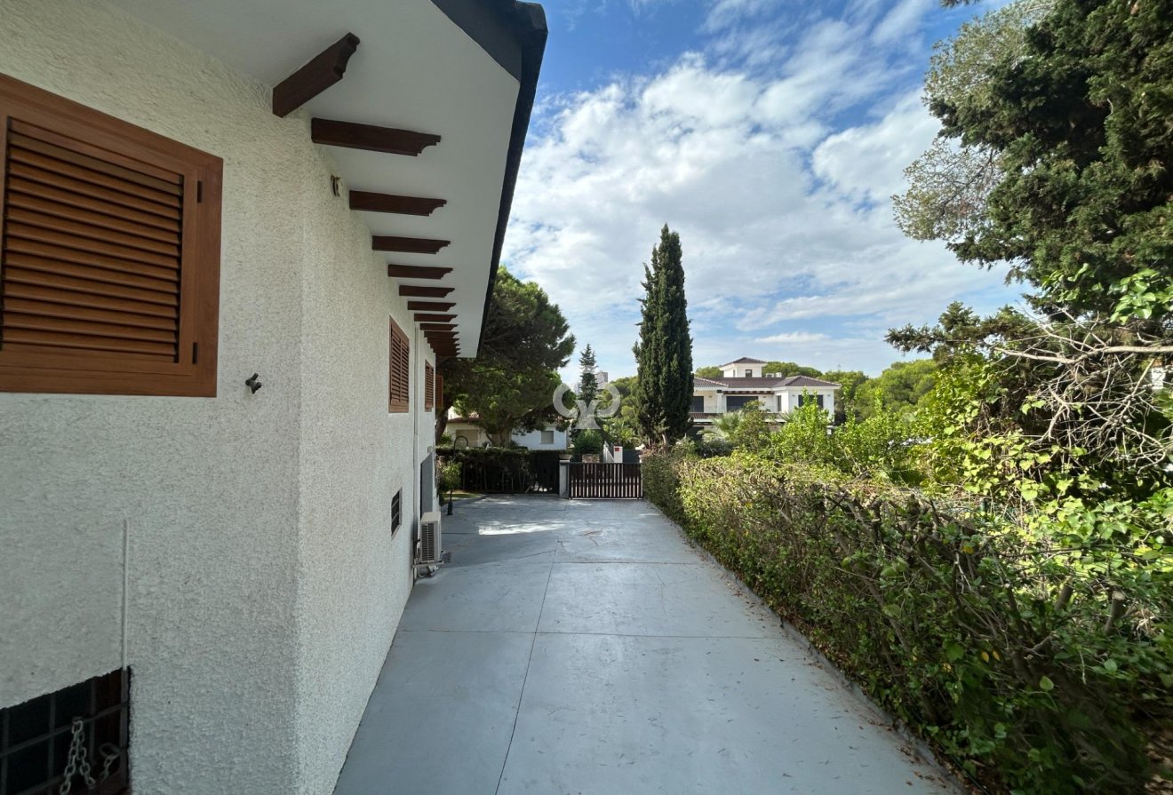 Wiederverkauf - Villa -
Orihuela Costa - Campoamor