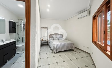 Wiederverkauf - Villa -
Orihuela Costa - Campoamor