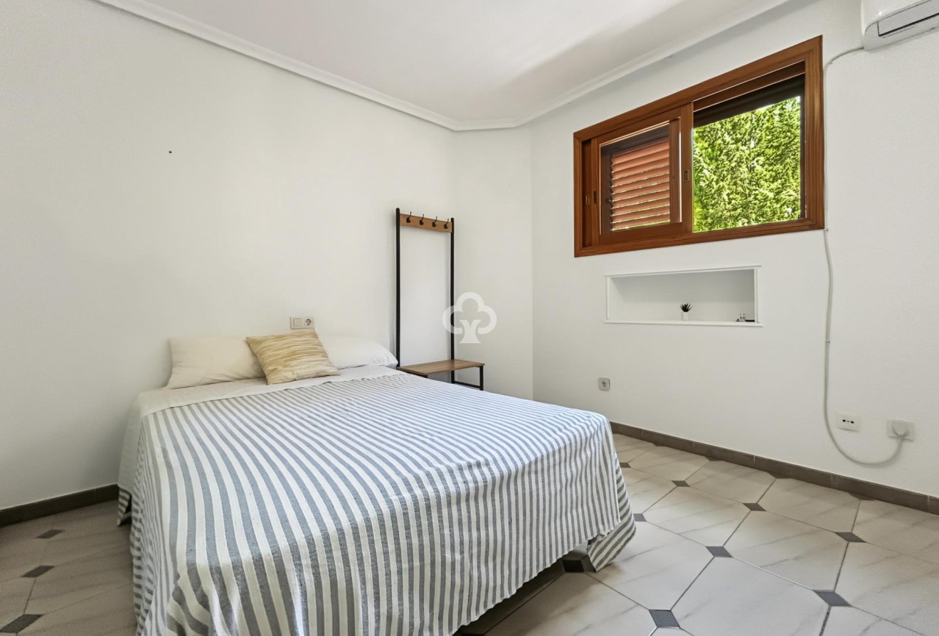 Wiederverkauf - Villa -
Orihuela Costa - Campoamor