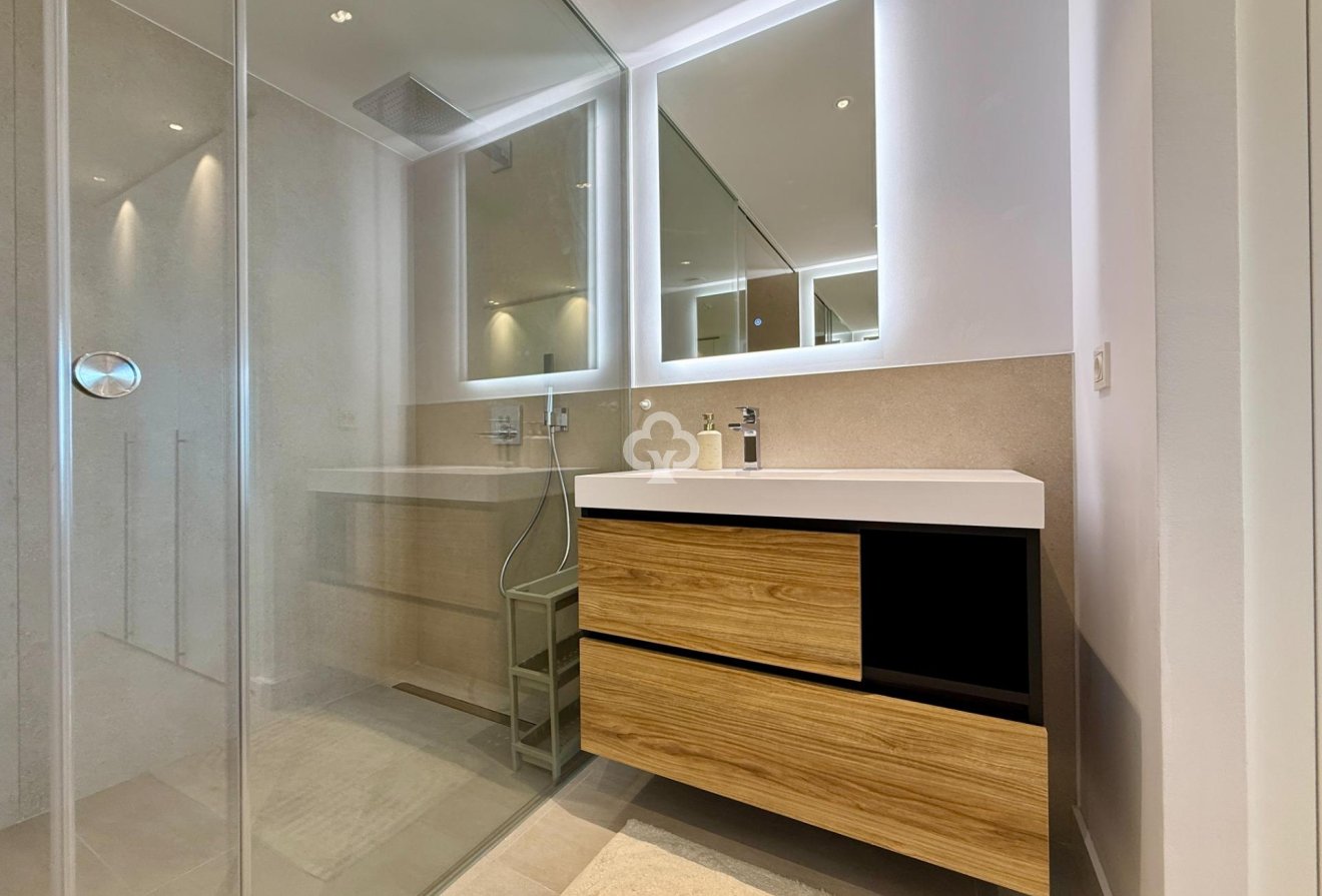 Wiederverkauf - Apartamento -
Fuengirola - El Higuerón