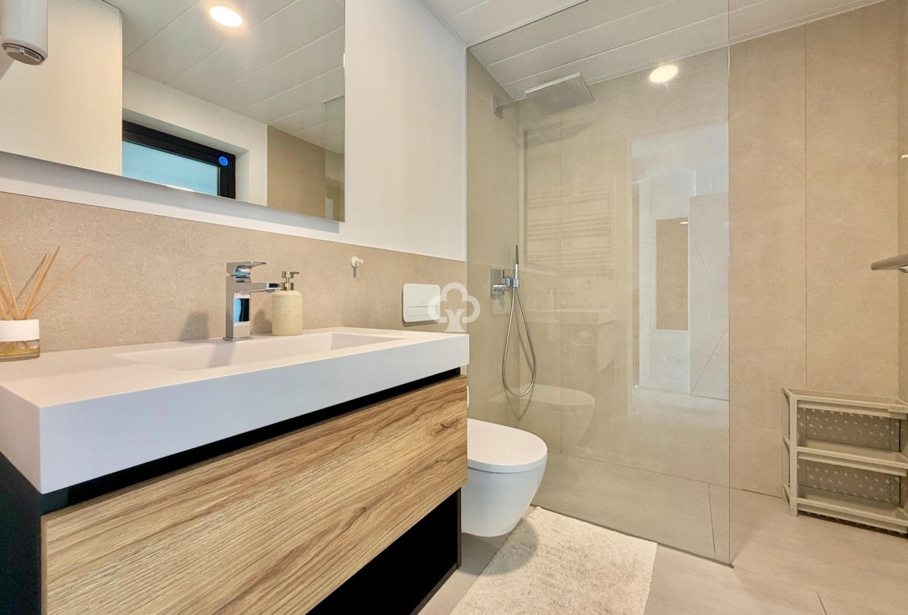 Wiederverkauf - Apartamento -
Fuengirola - El Higuerón