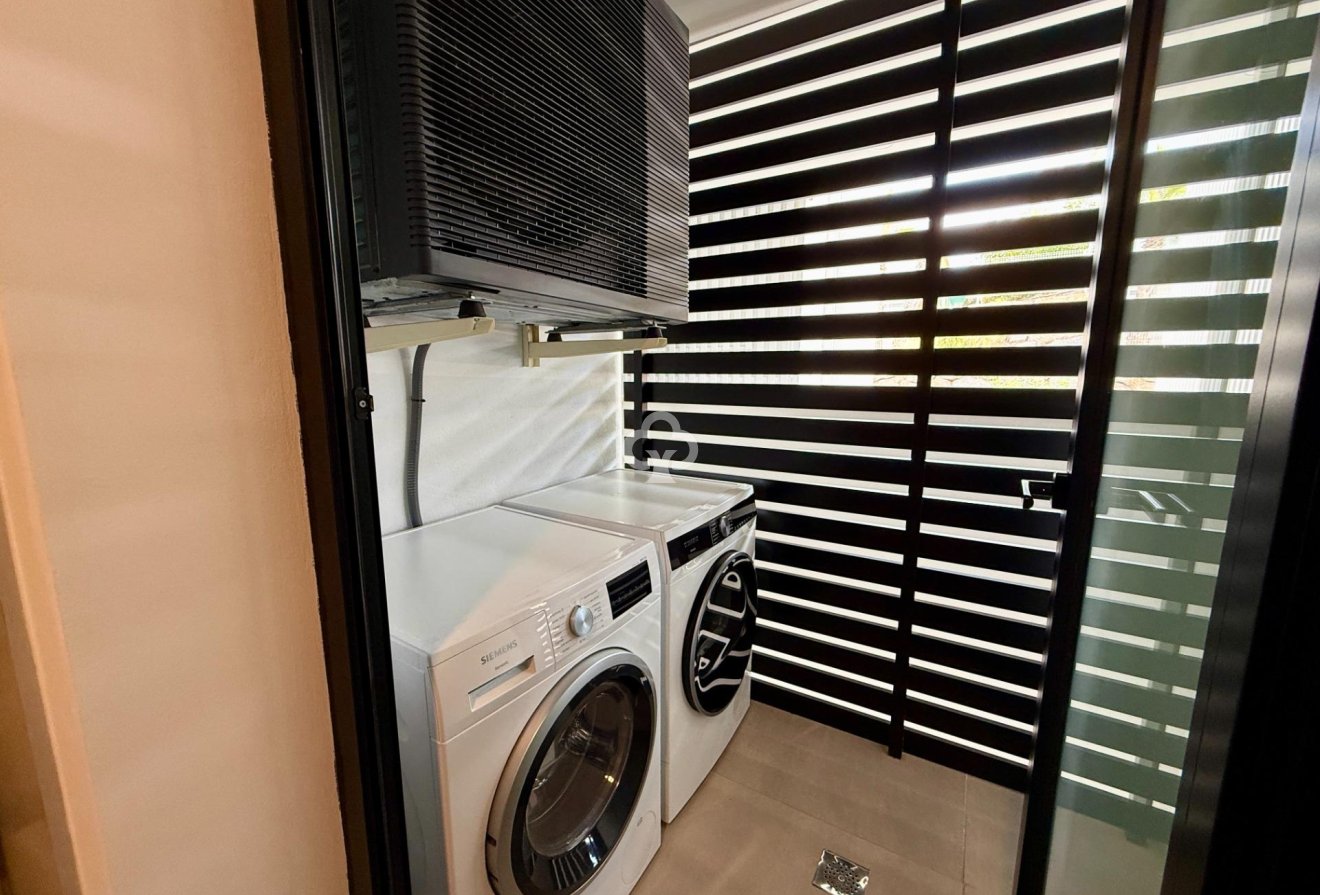Wiederverkauf - Apartamento -
Fuengirola - El Higuerón