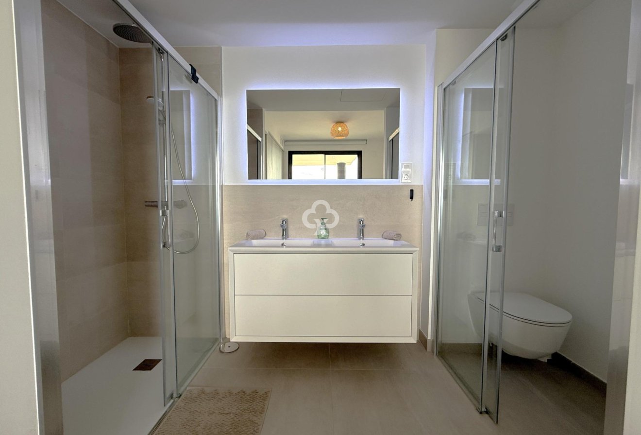 Wiederverkauf - Apartamento -
Fuengirola - Carvajal