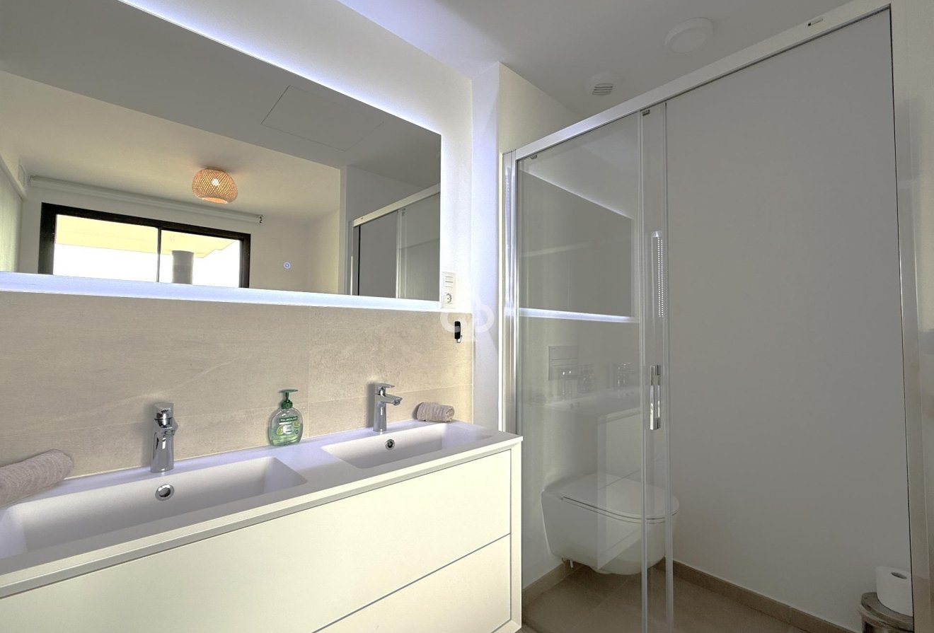 Wiederverkauf - Apartamento -
Fuengirola - Carvajal