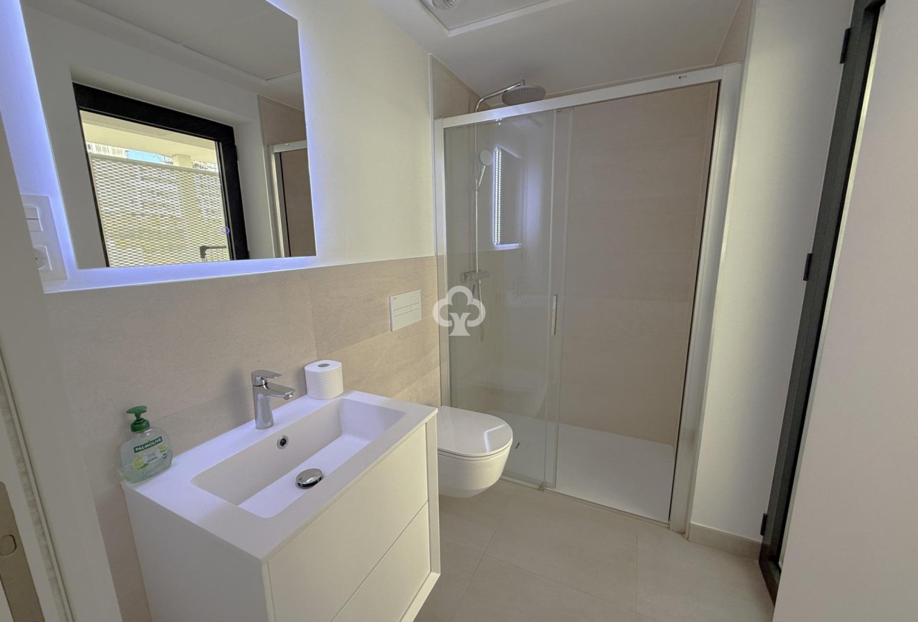 Wiederverkauf - Apartamento -
Fuengirola - Carvajal