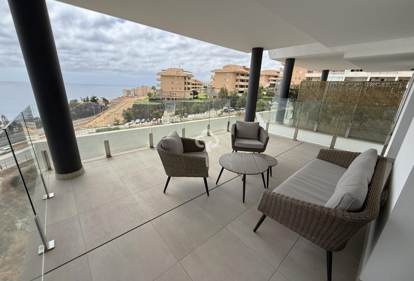 Wiederverkauf - Apartamento -
Fuengirola - Carvajal