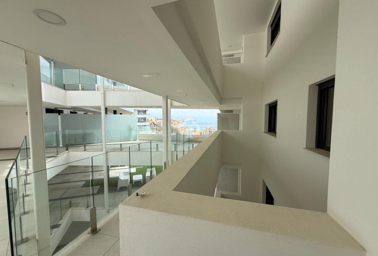 Wiederverkauf - Apartamento -
Fuengirola - Carvajal