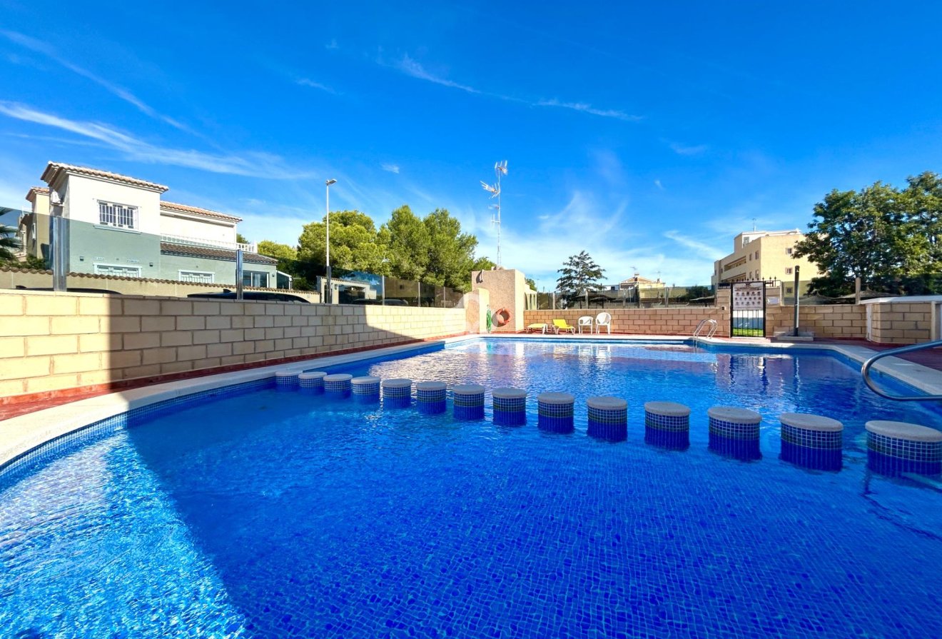 Reventa - Bungalow -
Orihuela Costa - Lomas de Don Juan