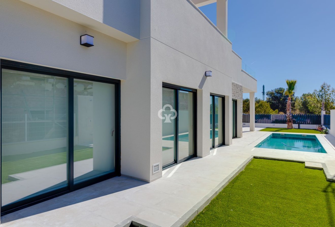 Obra nueva - Villas -
Finestrat