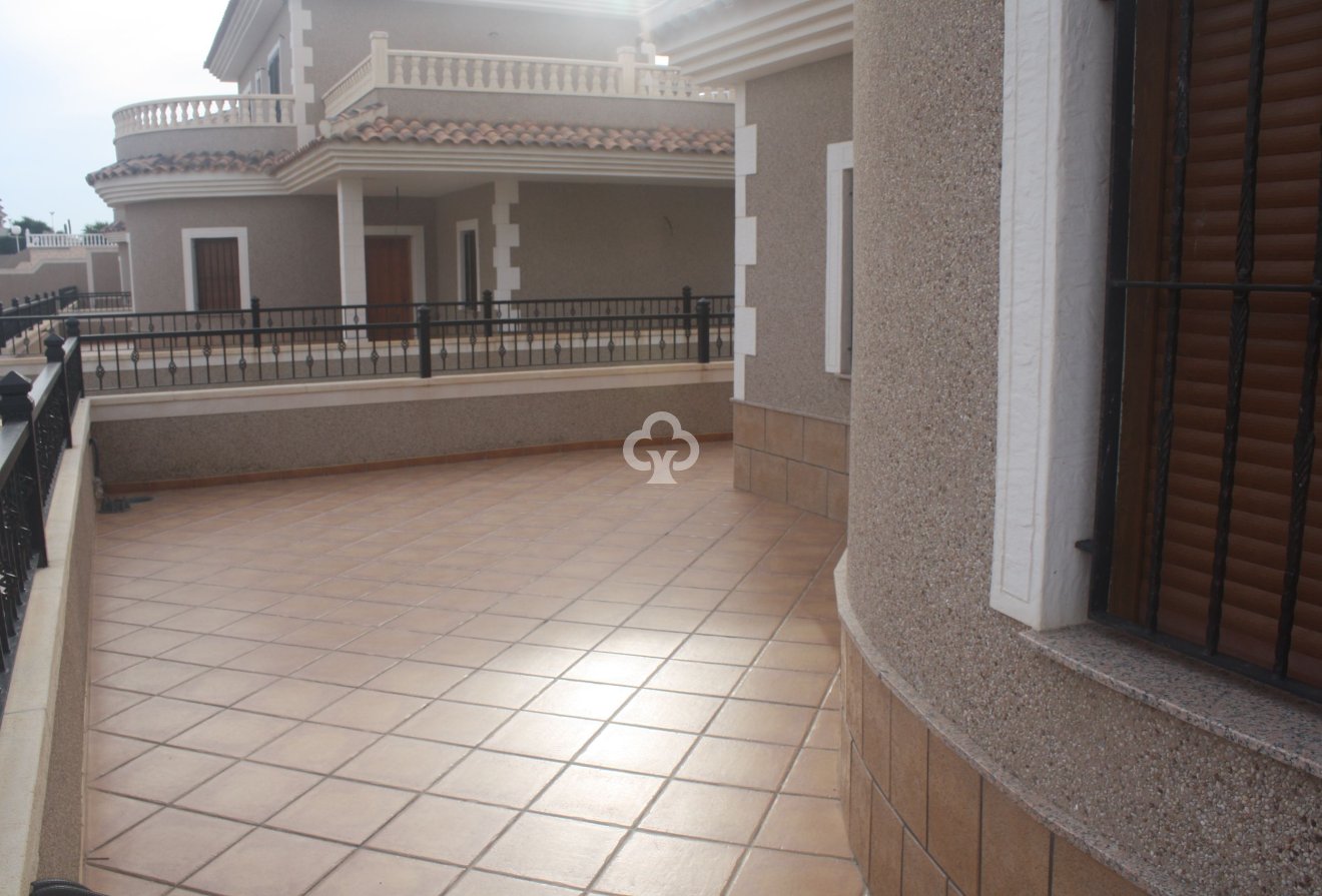 Uudiskohde - Villas -
Torrevieja - torrevieja