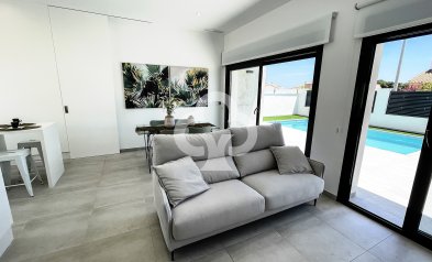 Obra nueva - Villas -
Pilar de la Horadada